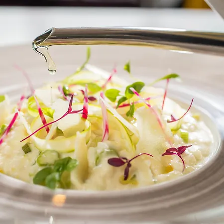 Clayton Dublin Airport Hotel 4*